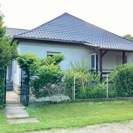 An-ta Nyaralo Holiday home